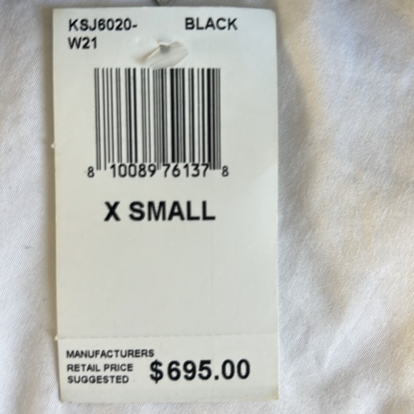 Helsi Chiara Long-Sleeve Asymmetric Keyhole Gown - Picture 4 of 4